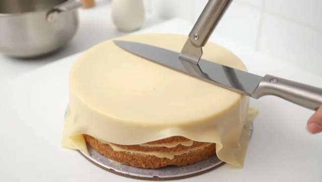 Marsipan till tårta som smälter på tungan